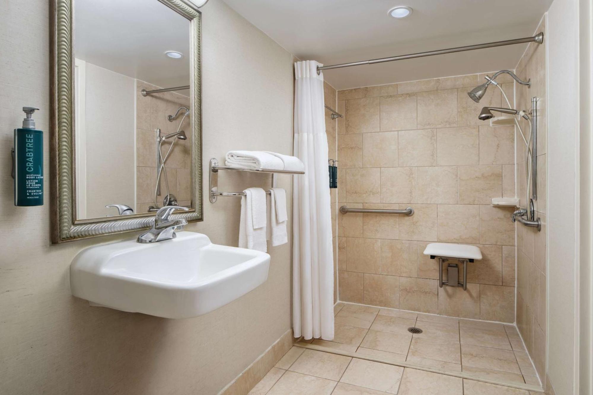 Doubletree By Hilton Rocky Mount Otel Dış mekan fotoğraf